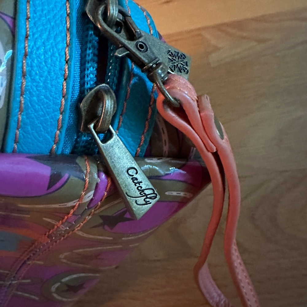 Catchfly Vinyl Cosmetic Bag Wristlet Horseshoes Pink Turquoise - Picture 3 of 10